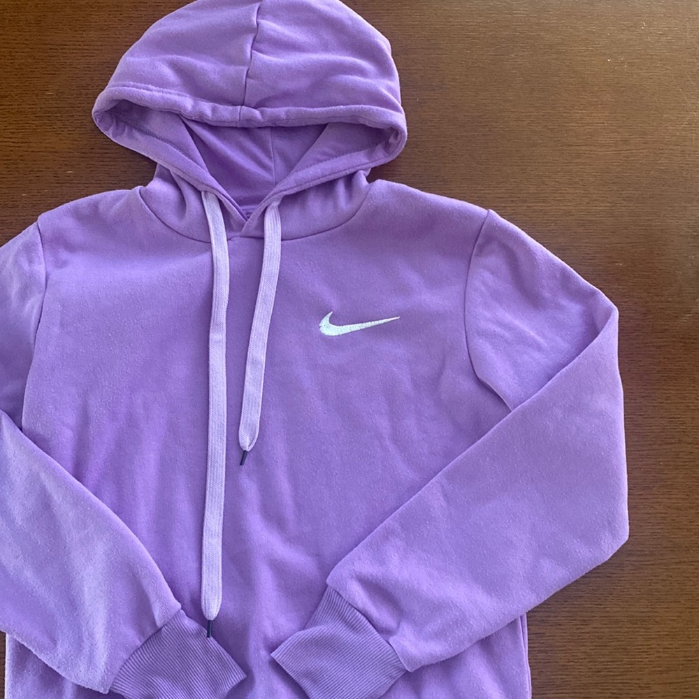 Nike lavender fitted hooded sweatshirt — used once or twice, great condition